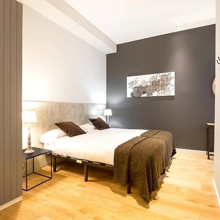 เรนท์ ท็อป อพาร์ตเมนต์ รัมบลา กาตาลุนยา Apartment บาร์เซโลนา ภายนอก รูปภาพ