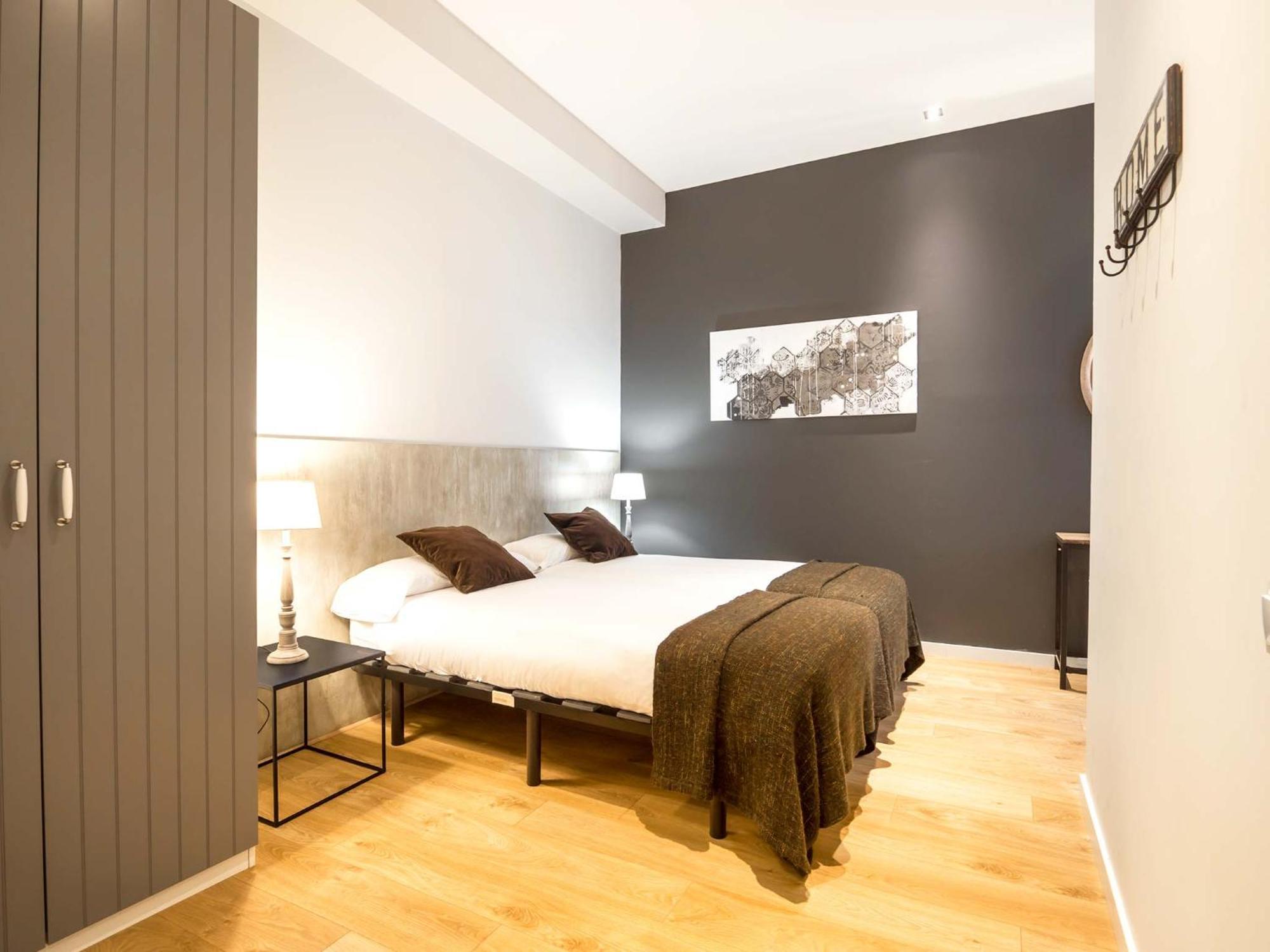 เรนท์ ท็อป อพาร์ตเมนต์ รัมบลา กาตาลุนยา Apartment บาร์เซโลนา ภายนอก รูปภาพ