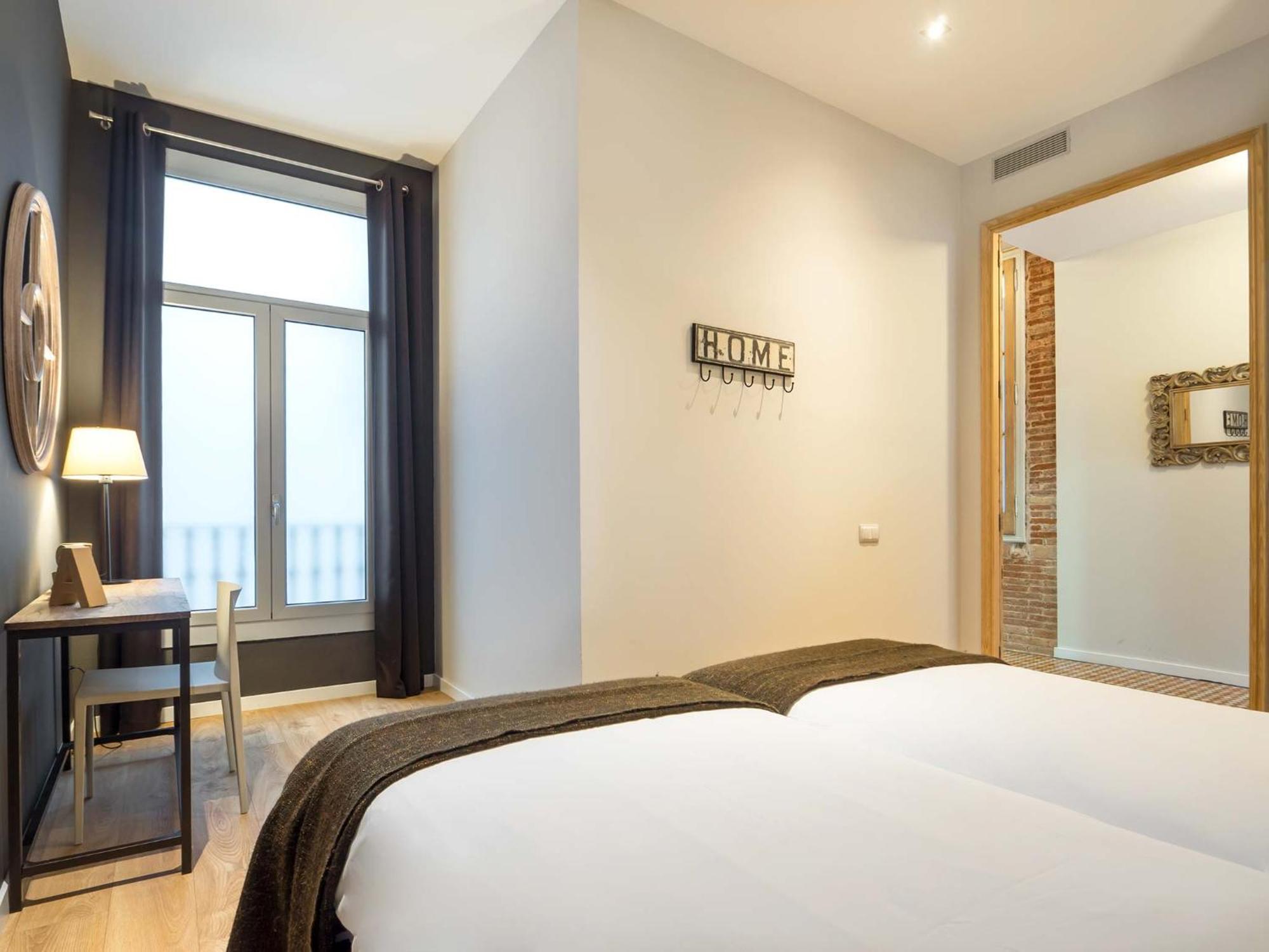 เรนท์ ท็อป อพาร์ตเมนต์ รัมบลา กาตาลุนยา Apartment บาร์เซโลนา ภายนอก รูปภาพ
