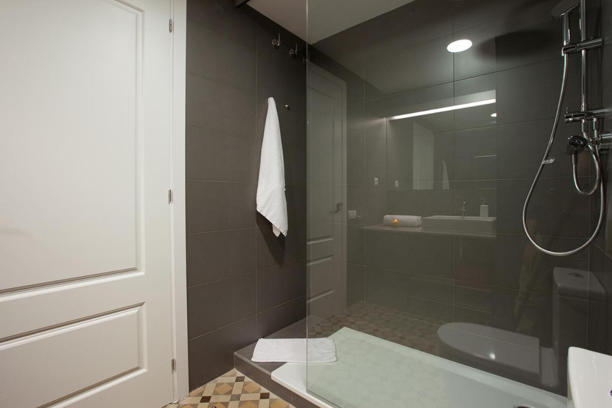 เรนท์ ท็อป อพาร์ตเมนต์ รัมบลา กาตาลุนยา Apartment บาร์เซโลนา ภายนอก รูปภาพ