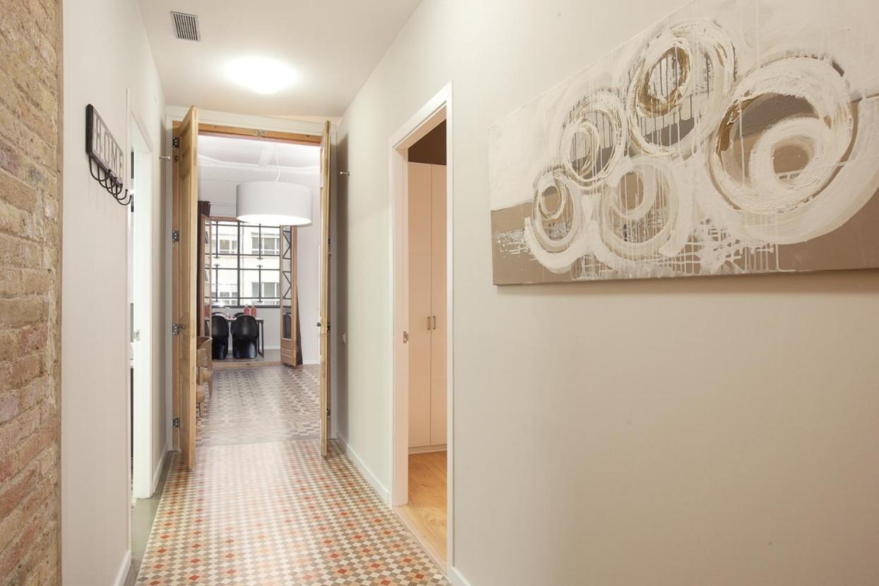 เรนท์ ท็อป อพาร์ตเมนต์ รัมบลา กาตาลุนยา Apartment บาร์เซโลนา ภายนอก รูปภาพ