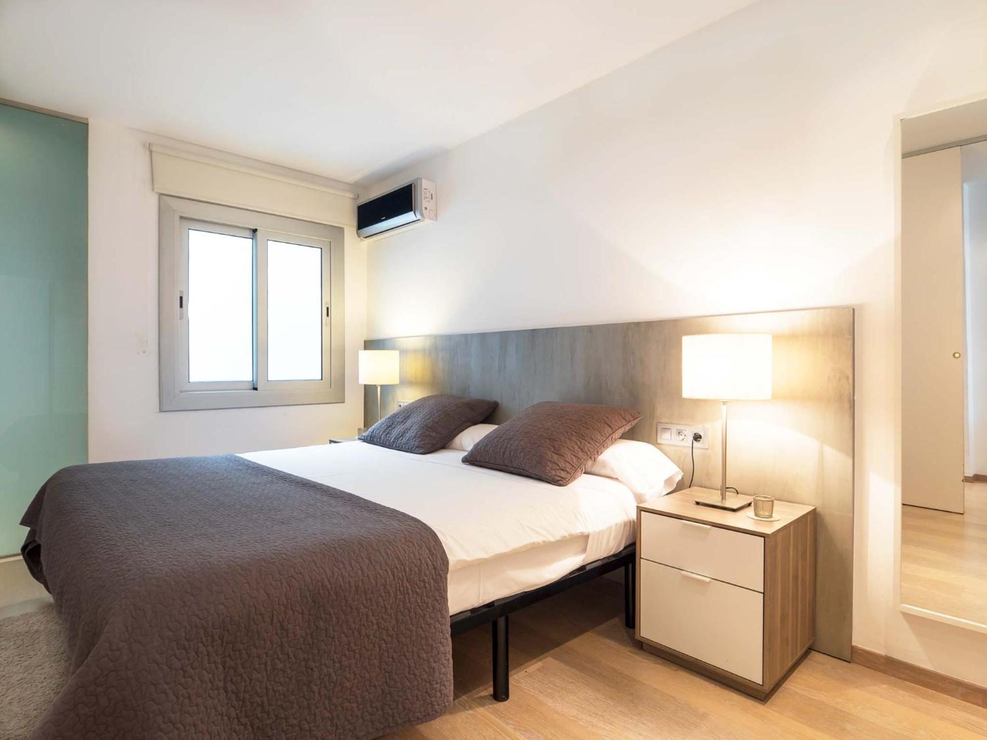 เรนท์ ท็อป อพาร์ตเมนต์ รัมบลา กาตาลุนยา Apartment บาร์เซโลนา ภายนอก รูปภาพ