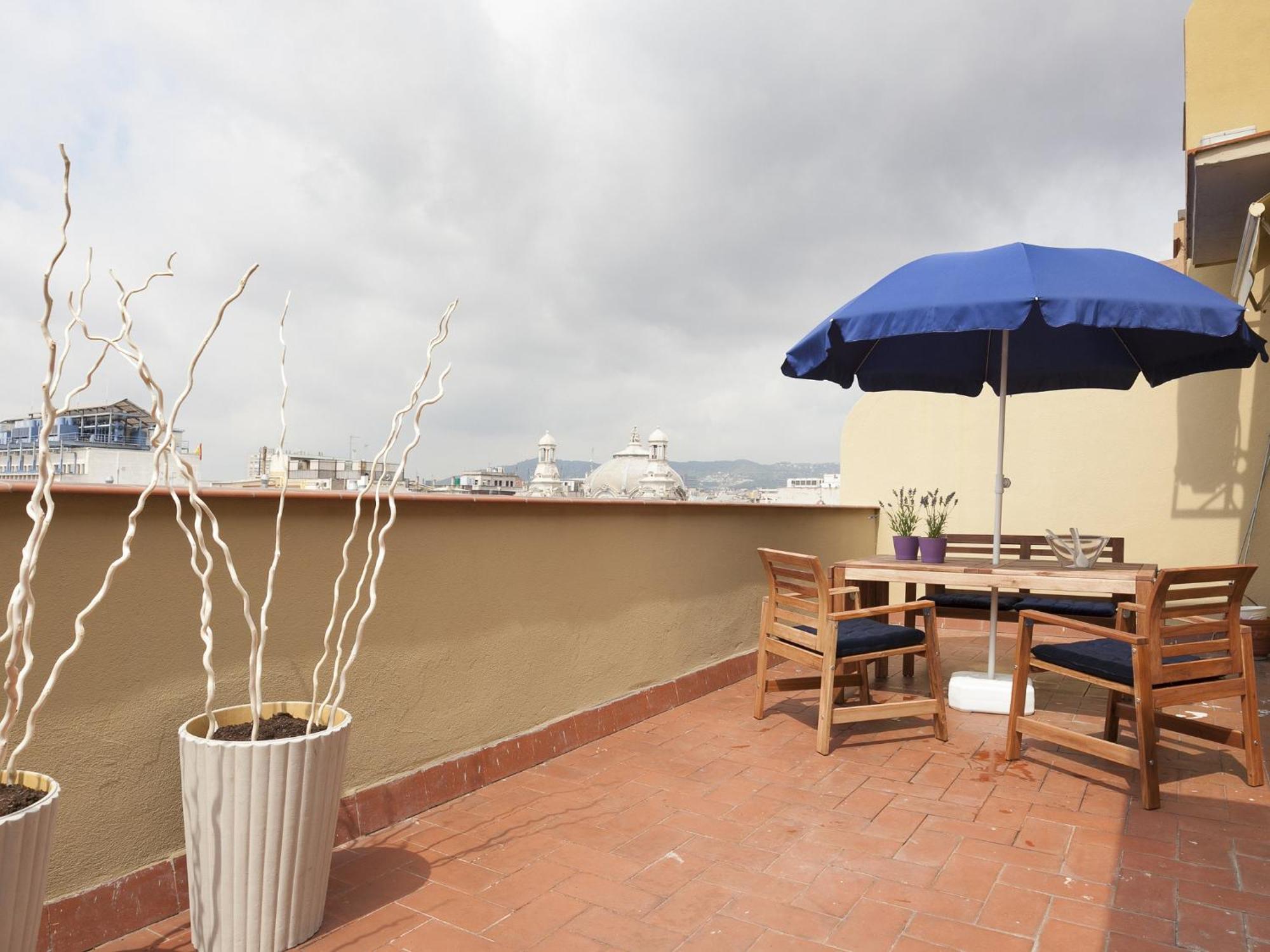 เรนท์ ท็อป อพาร์ตเมนต์ รัมบลา กาตาลุนยา Apartment บาร์เซโลนา ภายนอก รูปภาพ