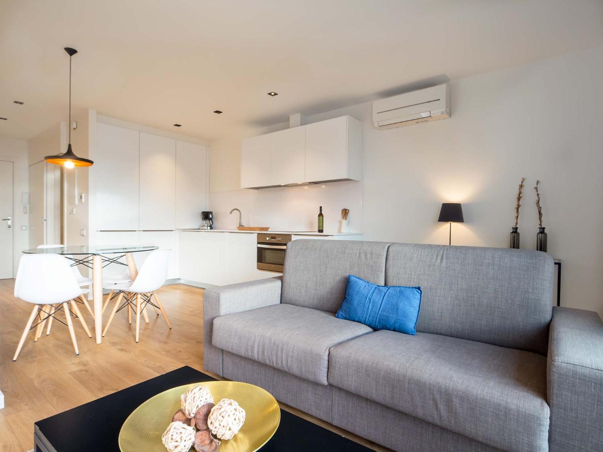 เรนท์ ท็อป อพาร์ตเมนต์ รัมบลา กาตาลุนยา Apartment บาร์เซโลนา ภายนอก รูปภาพ