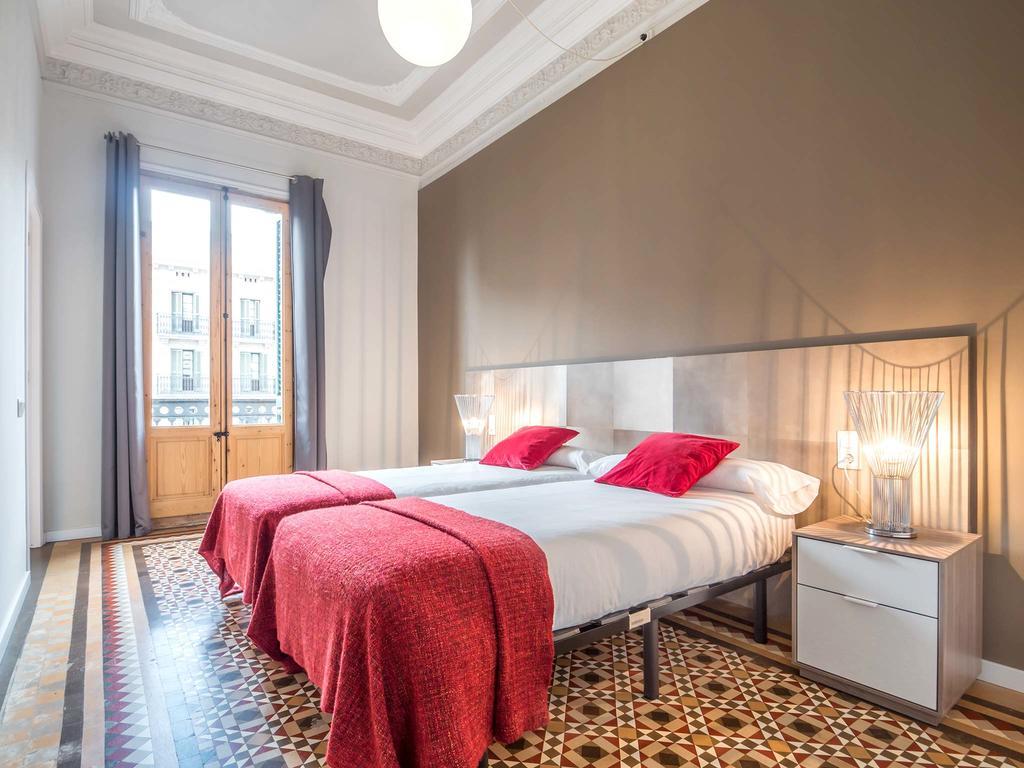 เรนท์ ท็อป อพาร์ตเมนต์ รัมบลา กาตาลุนยา Apartment บาร์เซโลนา ภายนอก รูปภาพ