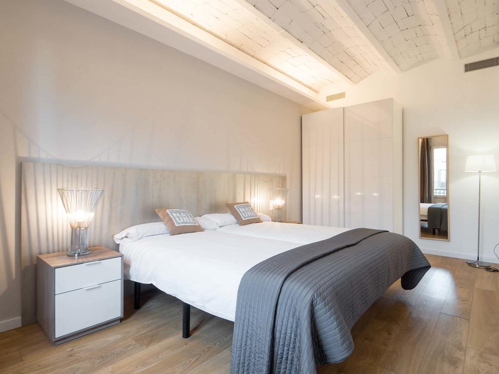 เรนท์ ท็อป อพาร์ตเมนต์ รัมบลา กาตาลุนยา Apartment บาร์เซโลนา ภายนอก รูปภาพ