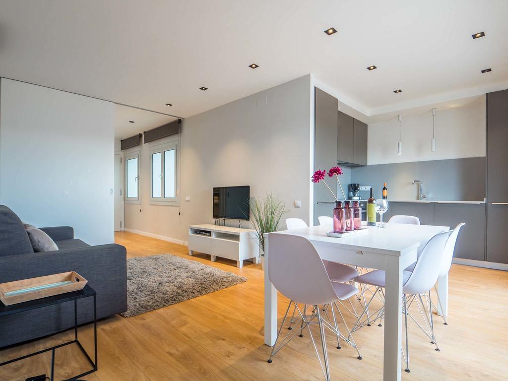 เรนท์ ท็อป อพาร์ตเมนต์ รัมบลา กาตาลุนยา Apartment บาร์เซโลนา ภายนอก รูปภาพ