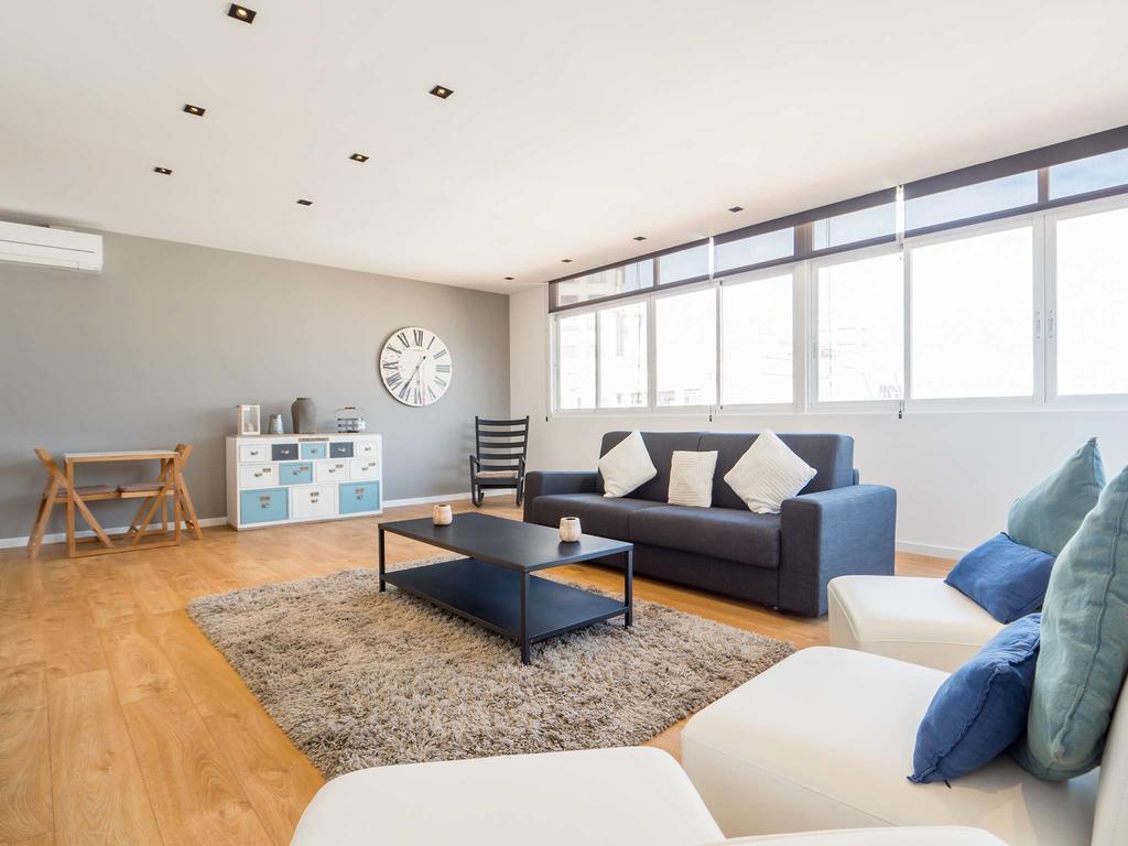 เรนท์ ท็อป อพาร์ตเมนต์ รัมบลา กาตาลุนยา Apartment บาร์เซโลนา ภายนอก รูปภาพ