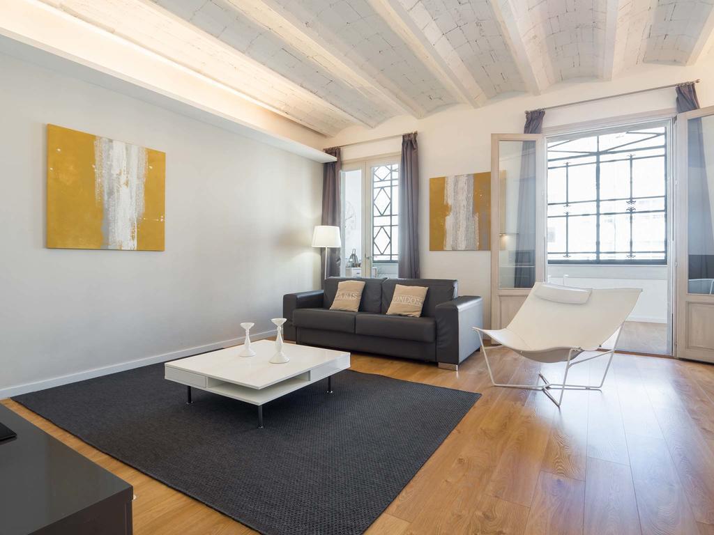 เรนท์ ท็อป อพาร์ตเมนต์ รัมบลา กาตาลุนยา Apartment บาร์เซโลนา ภายนอก รูปภาพ