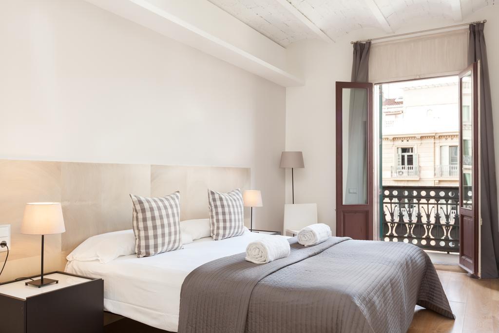 เรนท์ ท็อป อพาร์ตเมนต์ รัมบลา กาตาลุนยา Apartment บาร์เซโลนา ภายนอก รูปภาพ
