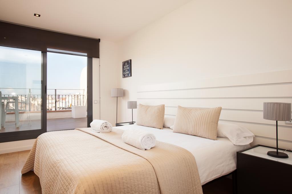 เรนท์ ท็อป อพาร์ตเมนต์ รัมบลา กาตาลุนยา Apartment บาร์เซโลนา ภายนอก รูปภาพ